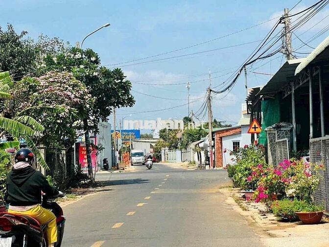 CHỈ 1TY750 - NGAY GẦN CHỢ LONG TÂN GIÁ TỐT Ạ - BÁN LÔ ĐẤT VƯỜN 415M2