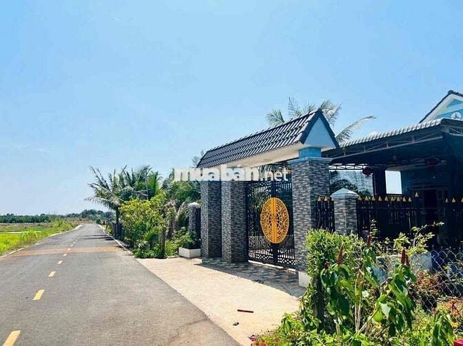 HẠ GIÁ - BÁN 461M2 ĐẤT VƯỜN XÃ ĐẤT ĐỎ- TpP HCM - CẠNH ĐƯỜNG CHUẨN BỊ M