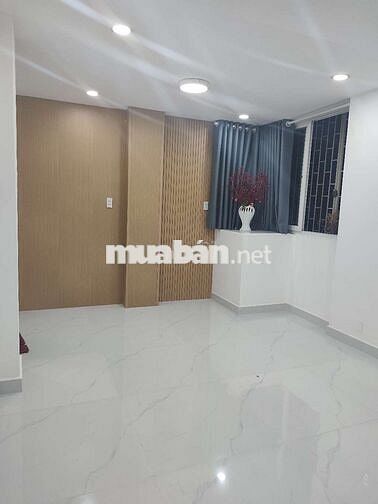 Hiếm căn hộ 70m2 ngay khu ẩm thực Phan Xích Long FULL nội T__thang máy