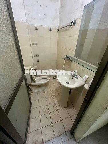 Cho thuê nhà riêng ngõ Đê Tô Hoàng - Bạch Mai - 30m2  - 4 tầng