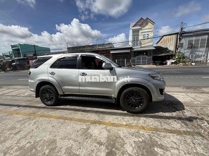 Toyota Fortuner 2016 Bạc
