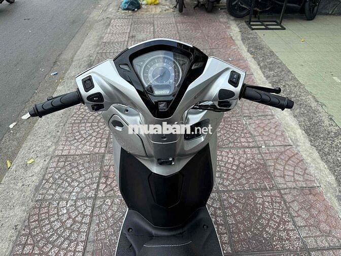 Honda Lead 4V 2024 Bạc Porsche
