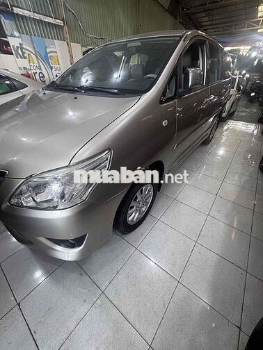 Toyota Innova Vàng cát 2013 E 1 chủ