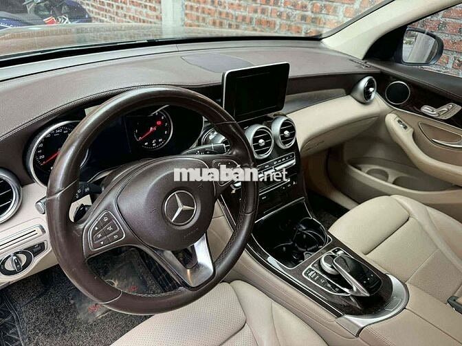 Mercedes-Benz GLC 200 2019 Đen 100000 km