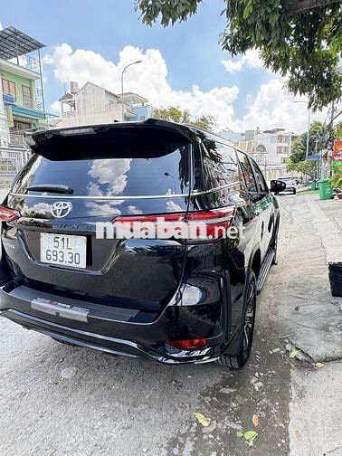 Toyota Fortuner Legender 2025 luớt 4500 km Đen