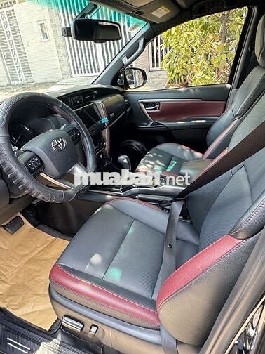 Toyota Fortuner Legender 2025 luớt 4500 km Đen