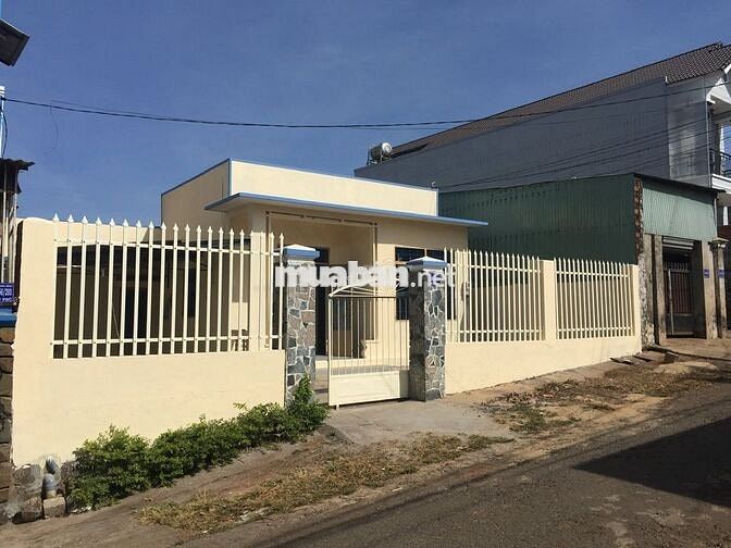 Bán nhà đất - Hẻm rộng 7,5m (diện tích 12mx13,5m) Trần Phú - Pleiku