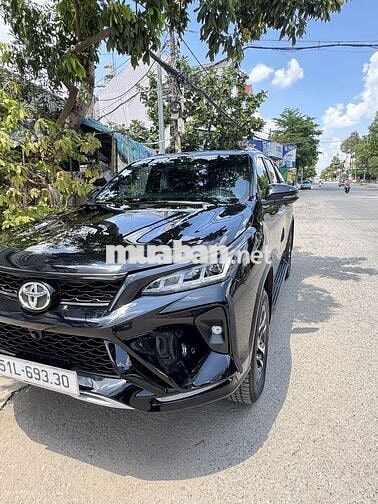 Toyota Fortuner Legender 2025 luớt 4500 km Đen