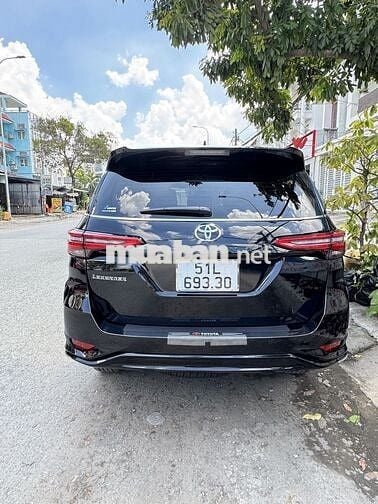 Toyota Fortuner Legender 2025 luớt 4500 km Đen