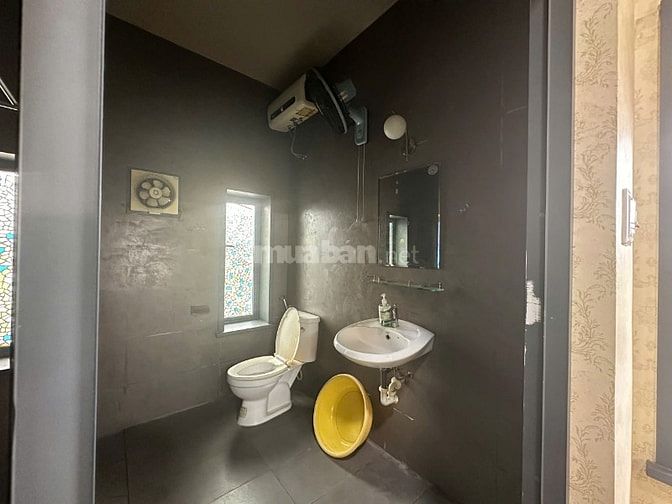 Cho thuê nhà biệt thự 2 tầng 300m2