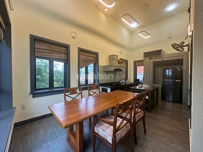 Cho thuê nhà biệt thự 2 tầng 300m2