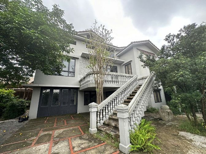 Cho thuê nhà biệt thự 2 tầng 300m2