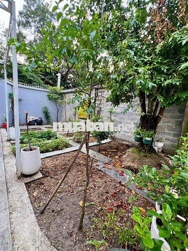 Cho Thuê Biệt Thự Sân Vườn DT 7x30 1Trệt 1Lầu 3Pn 2Wc Full Nội Thất