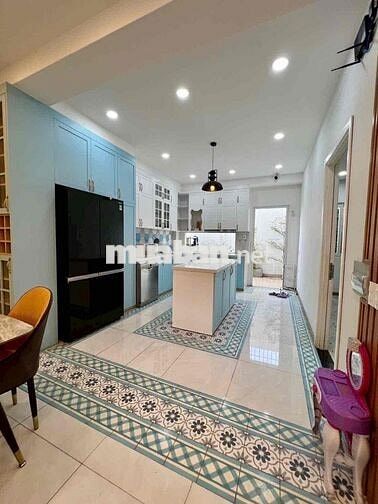 Cho Thuê Biệt Thự Sân Vườn DT 7x30 1Trệt 1Lầu 3Pn 2Wc Full Nội Thất