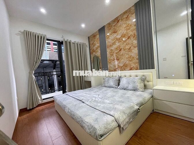 Chính chủ bán nhà mặt ngõ Đội Cấn, 5 tầng 3 ngủ full nội thất