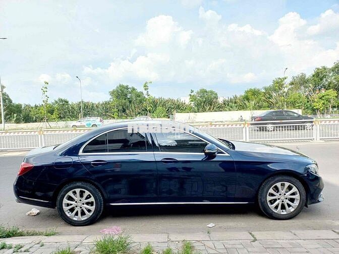 Mercedes-Benz E200 2017 71000 km Xanh