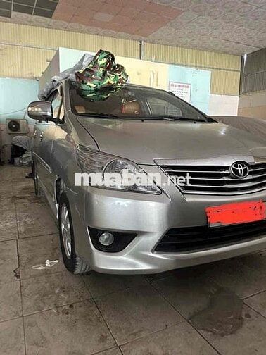 Toyota Innova 2012 Bạc