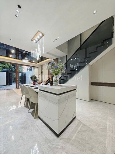 Bán nhà HXH Đ.Nguyễn Văn Quá, gần chợ Cầu. Ngang đẹp 4m, 80m2, HĐ thuê