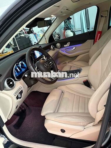 Mercedes-Benz GLC 300 2021 Đen