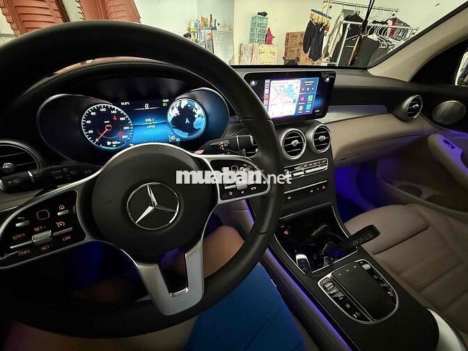 Mercedes-Benz GLC 300 2021 Đen