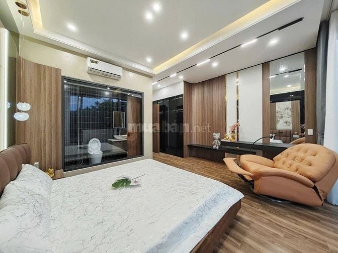 Bán nhà HXH Đ.Nguyễn Văn Quá, gần chợ Cầu. Ngang đẹp 4m, 80m2, HĐ thuê