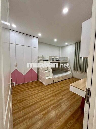 Cho Thuê Biệt Thự Sân Vườn DT 7x30 1Trệt 1Lầu 3Pn 2Wc Full Nội Thất