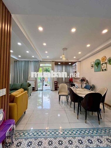 Cho Thuê Biệt Thự Sân Vườn DT 7x30 1Trệt 1Lầu 3Pn 2Wc Full Nội Thất