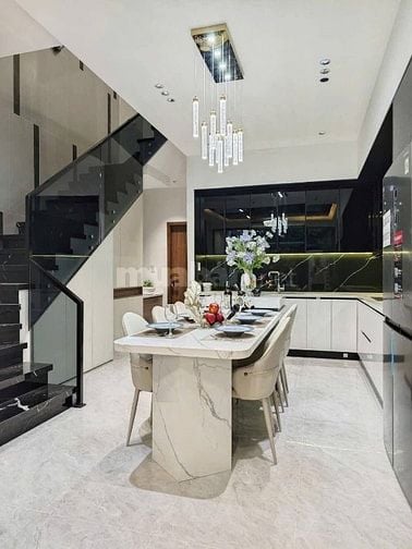 Bán nhà HXH Đ.Nguyễn Văn Quá, gần chợ Cầu. Ngang đẹp 4m, 80m2, HĐ thuê
