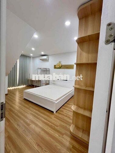 Cho Thuê Biệt Thự Sân Vườn DT 7x30 1Trệt 1Lầu 3Pn 2Wc Full Nội Thất