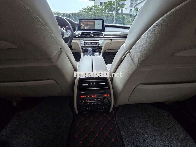 Cần bán BMW 750 model 2010 xe cực đẹp hiếm có
