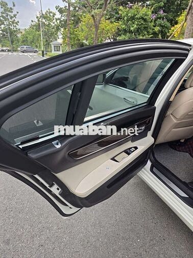 Cần bán BMW 750 model 2010 xe cực đẹp hiếm có