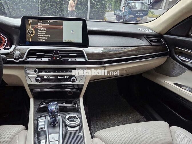 Cần bán BMW 750 model 2010 xe cực đẹp hiếm có