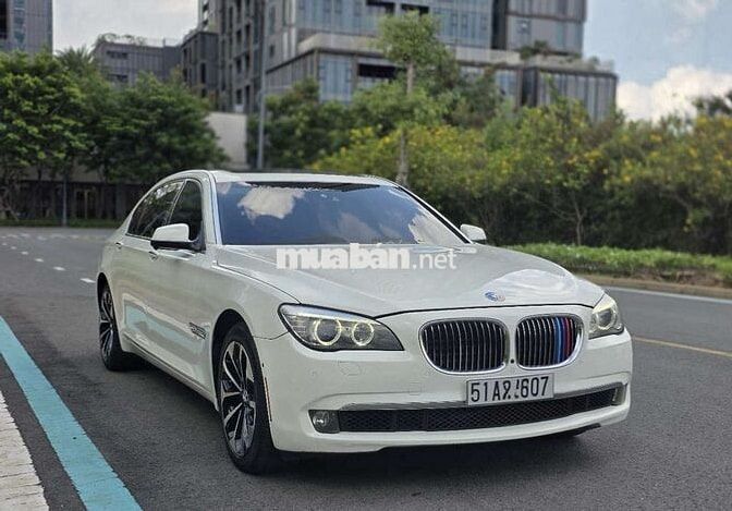 Cần bán BMW 750 model 2010 xe cực đẹp hiếm có