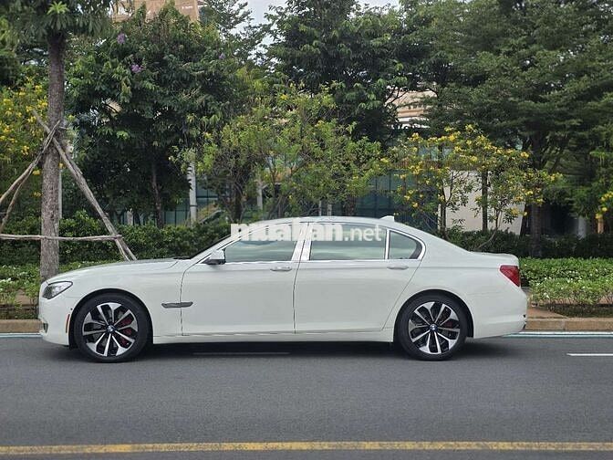 Cần bán BMW 750 model 2010 xe cực đẹp hiếm có