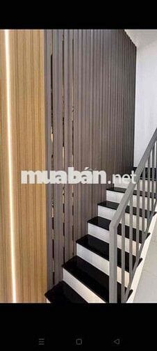 Nhà Bán . Gần chợ phú lạc DT 3m7x13 .1 lửng 3 P .1 wc hẻm 3m