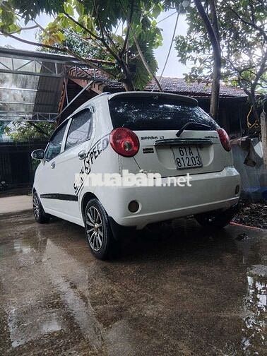 Chevrolet Spark LT Trắng