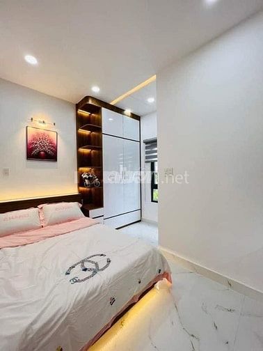 Bán nhà 49m2 Sư Vạn Hạnh, P12, Q10. Sổ hồng riêng chính chủ 2Tỷ350tr