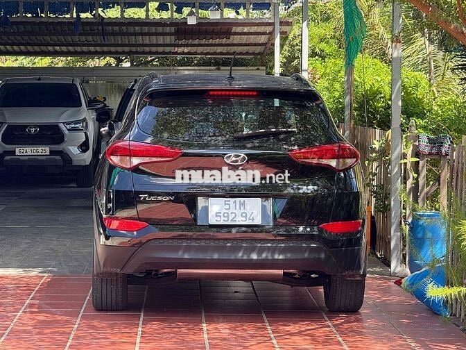 Hyundai Tucson Đen 5 chỗ