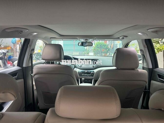 Hyundai Tucson Đen 5 chỗ