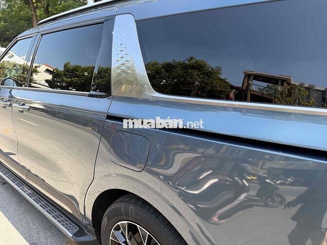Kia Carnival Xám 7 chỗ