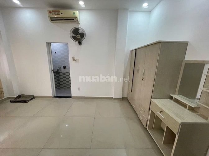 BÁN NHÀ HẺM HỒNG BÀNG, Q.11 - Nhà trống vào ở ngay.