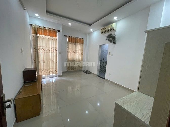 BÁN NHÀ HẺM HỒNG BÀNG, Q.11 - Nhà trống vào ở ngay.