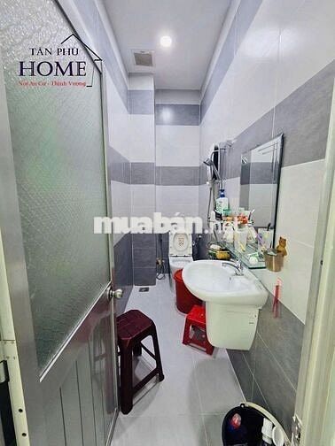Hẻm 4m GÒ DẦU, 3 Tấm, 4 x 11m, 4 Phòng Ngủ, 3 WC, 1 sân thượng