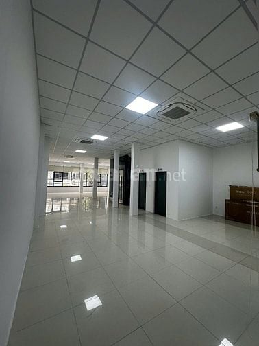 Toà nhà mới 100% cho thuê tầng 1 và 2