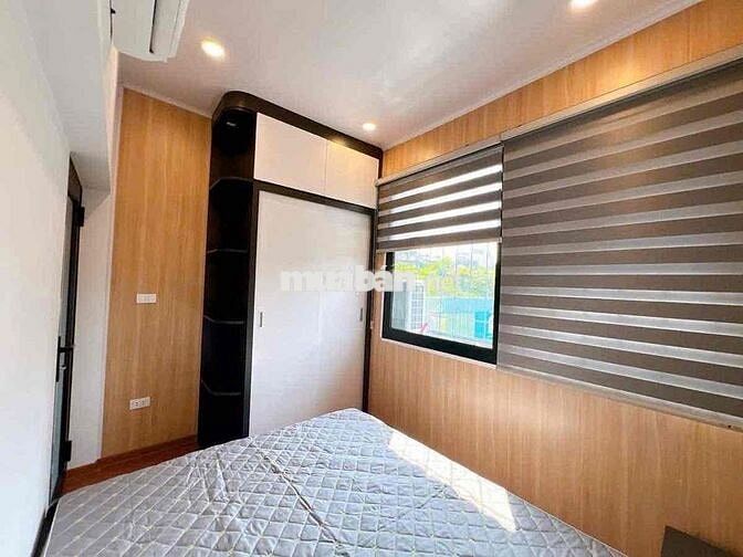 Cho thuê tập thể tầng 4 mặt phố Thái Thịnh, Đống Đa