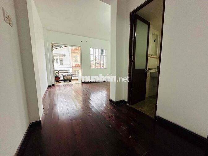 1 PN TÁCH BẾP - CÓ BAN CÔNG LỚN KHU ( K300 )