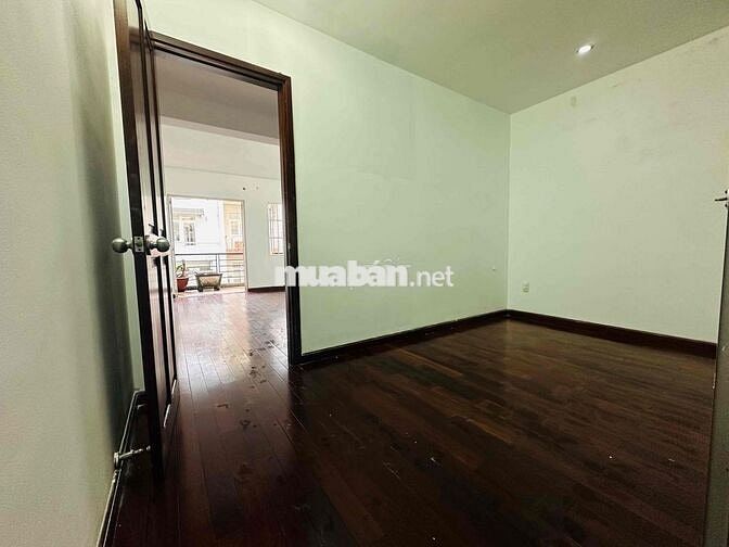 1 PN TÁCH BẾP - CÓ BAN CÔNG LỚN KHU ( K300 )
