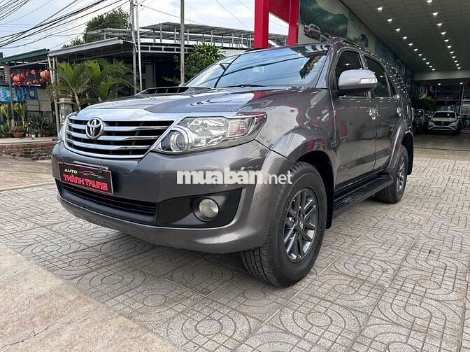 Toyota Fortuner 2014 máy dầu số sàn.
