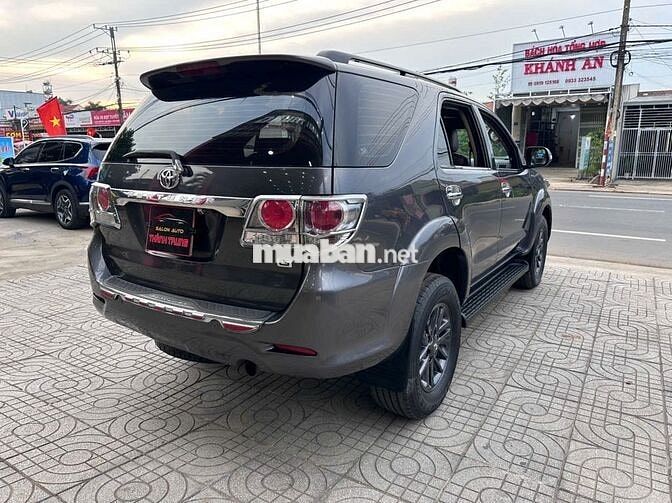 Toyota Fortuner 2014 máy dầu số sàn.