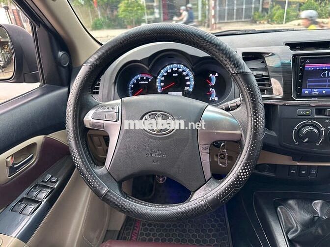 Toyota Fortuner 2014 máy dầu số sàn.